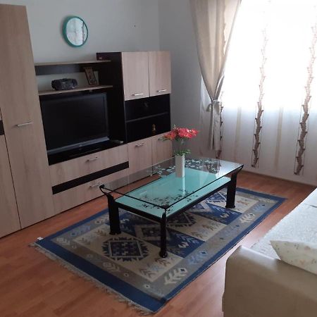Apartament Ally'S Lägenhet Orşova Exteriör bild