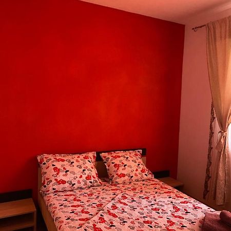 Apartament Ally'S Lägenhet Orşova Exteriör bild