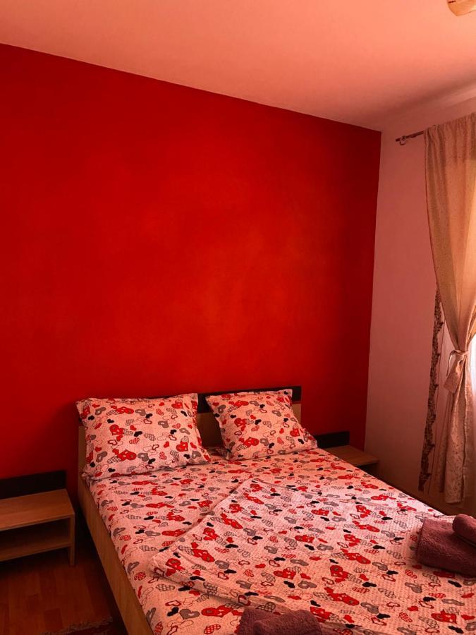Apartament Ally'S Lägenhet Orşova Exteriör bild