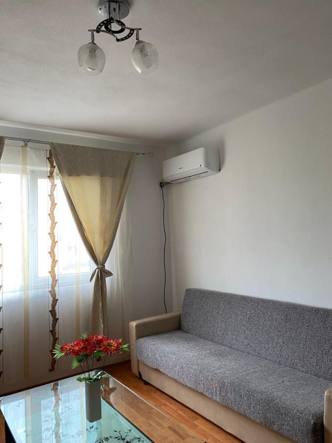 Apartament Ally'S Lägenhet Orşova Exteriör bild